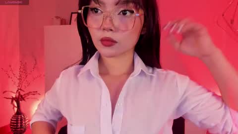 Snapshot of mila_shay chatting on March 10, 11:21 am Mila online show from March 10, 11:21 am