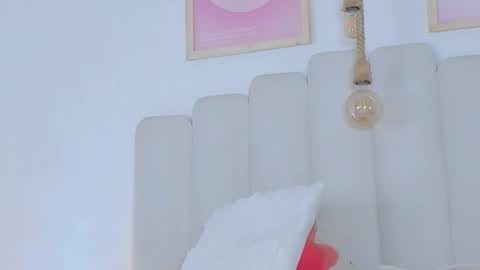 mila_stark333 online show from April 23, 6:03 am