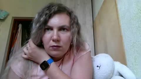 Snapshot of milacristalle chatting on August 1, 12:15 pm milacristalle online show from August 1, 12:15 pm