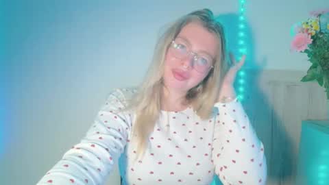 MilanaQueen 22 online show from February 1, 12:53 am