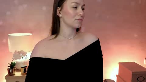Mila Fleur online show from May 7, 2:22 pm