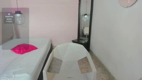 milaheat1 online show from April 11, 8:13 pm