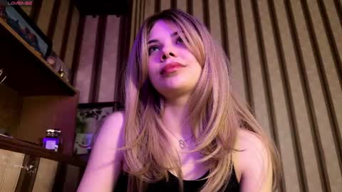 Snapshot of milakittys chatting on June 11, 11:41 am milakittys online show from June 11, 11:41 am