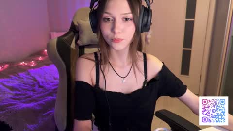 milamiuu online show from February 5, 2:00 pm