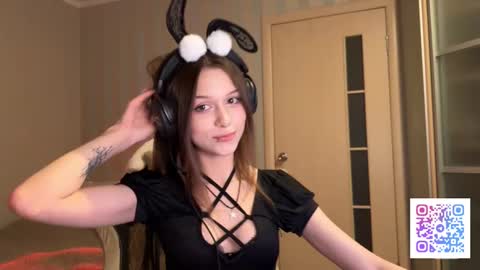 milamiuu online show from February 17, 4:02 pm