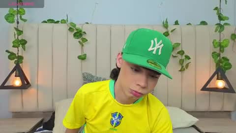 Snapshot of milan_zapata chatting on May 11, 10:51 pm MILAN online show from May 11, 10:51 pm