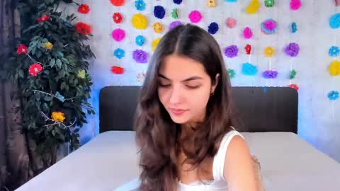 Snapshot of milana_crystal_ chatting on March 7, 8:23 am Milana online show from March 7, 8:23 am