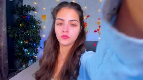 Snapshot of milana_crystal_ chatting on November 18, 8:08 am Milana online show from November 18, 8:08 am
