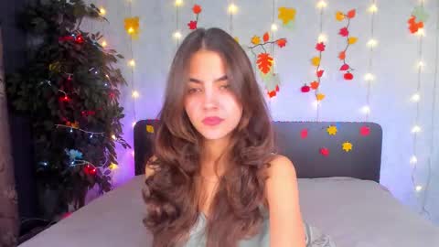 Snapshot of milana_crystal_ chatting on December 2, 8:08 am Milana online show from December 2, 8:08 am