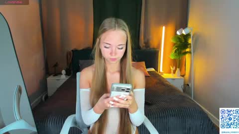 Snapshot of milana_sorrento chatting on June 8, 12:47 am Milana online show from June 8, 12:47 am