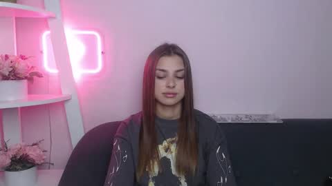 milanaangelas online show from November 23, 5:40 am