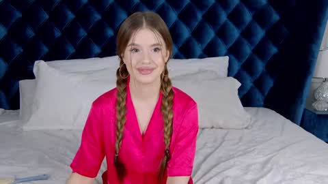 MilanaBalmain online show from February 4, 7:40 am