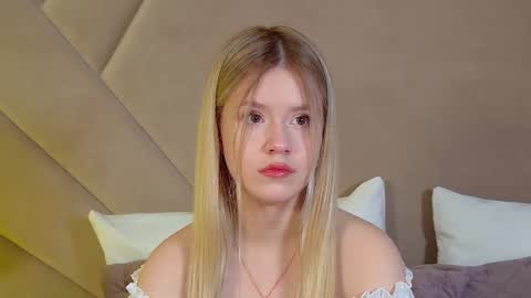 Snapshot of milanabalmain chatting on January 19, 5:44 am MilanaBalmain online show from January 19, 5:44 am