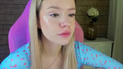 Snapshot of milanabalmain chatting on February 2, 4:22 am MilanaBalmain online show from February 2, 4:22 am