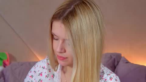 Snapshot of milanabalmain chatting on February 4, 4:13 pm MilanaBalmain online show from February 4, 4:13 pm