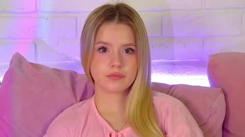 Snapshot of milanabalmain chatting on February 27, 4:23 am MilanaBalmain online show from February 27, 4:23 am