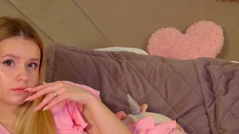 Snapshot of milanabalmain chatting on March 1, 6:26 am MilanaBalmain online show from March 1, 6:26 am