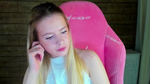 Snapshot of milanabalmain chatting on March 2, 5:08 am MilanaBalmain online show from March 2, 5:08 am