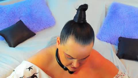 Snapshot of milanabiegert chatting on January 8, 11:32 am Lana online show from January 8, 11:32 am