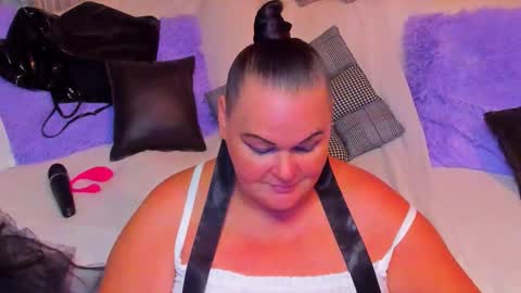 Snapshot of milanabiegert chatting on September 23, 8:12 pm Lana online show from September 23, 8:12 pm