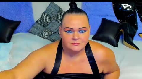 Snapshot of milanabiegert chatting on October 11, 5:39 am Lana online show from October 11, 5:39 am