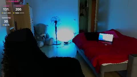 Snapshot of milanafox_ chatting on June 20, 6:54 pm Lana online show from June 20, 6:54 pm