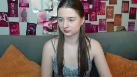 milanaroz online show from April 11, 5:34 am