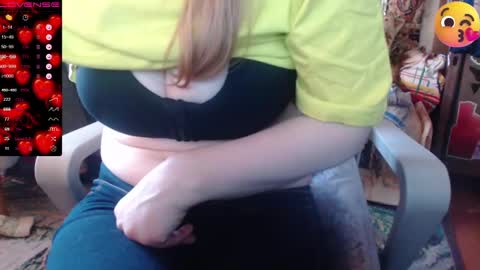 Snapshot of milanasvethoney chatting on February 23, 2:35 pm Luna-- link in bio online show from February 23, 2:35 pm