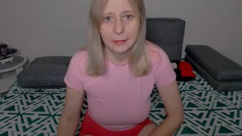 Snapshot of milanav chatting on December 3, 5:26 am Milena online show from December 3, 5:26 am