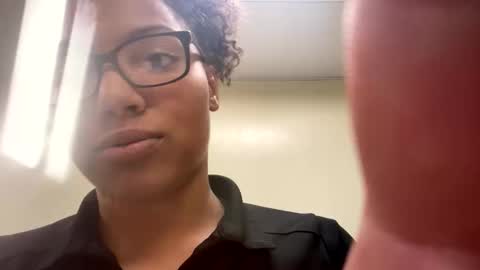 milanthesub online show from November 4, 11:37 pm