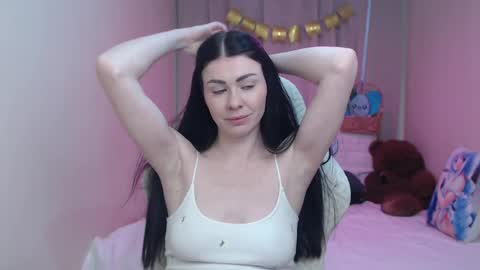 milasecretsss online show from April 14, 11:38 am