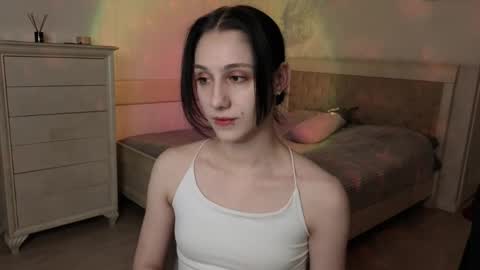 milavey online show from April 1, 4:37 pm