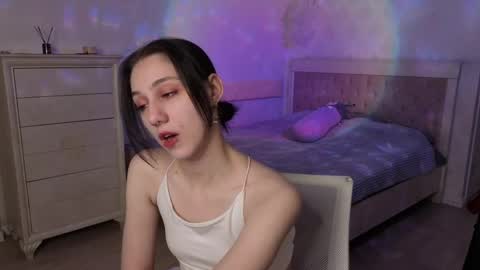 milavey online show from April 6, 5:58 pm