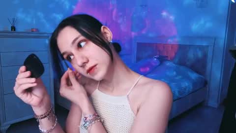 milavey online show from April 13, 7:19 pm