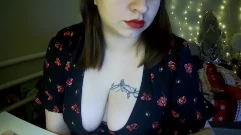 Milaxcute online show from December 22, 6:27 pm