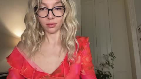 Snapshot of milayah chatting on April 22, 5:03 pm Mila online show from April 22, 5:03 pm