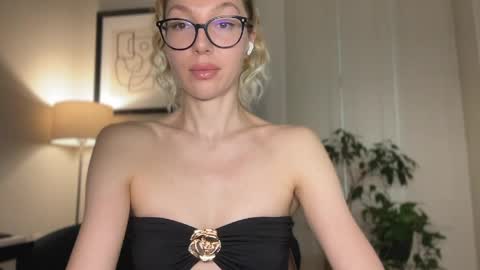 Snapshot of milayah chatting on May 13, 12:57 pm Mila online show from May 13, 12:57 pm