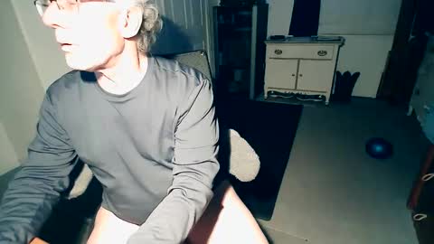 Milehi1958 online show from March 16, 2:39 am