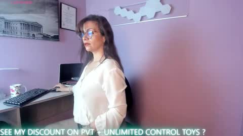 Snapshot of milenahot__69 chatting on February 3, 11:15 am Milena online show from February 3, 11:15 am