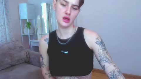 Snapshot of milenakeeks chatting on February 26, 8:57 am milenakeeks online show from February 26, 8:57 am