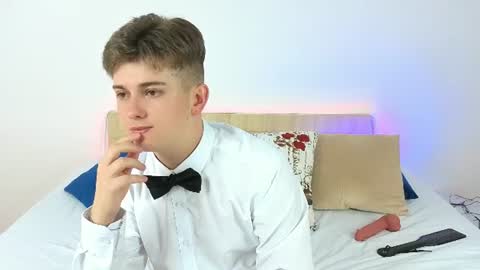 Miles online show from June 20, 3:20 am