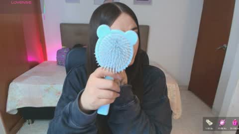 Miley online show from March 31, 2:17 pm