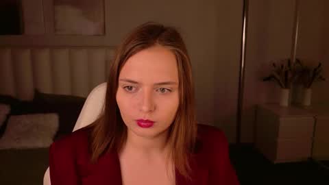 Snapshot of mileylovelyx chatting on November 18, 8:30 am mileylovelyx online show from November 18, 8:30 am