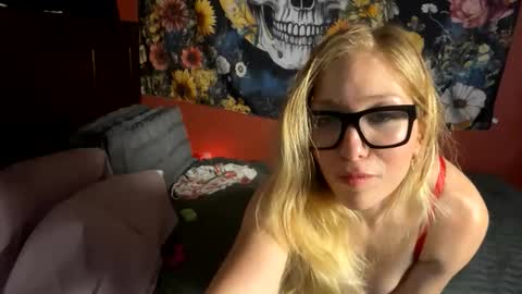 Snapshot of milf4everjenna chatting on February 20, 4:09 am milf4everjenna online show from February 20, 4:09 am