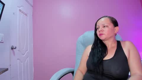 milf_allixon online show from March 6, 3:47 am