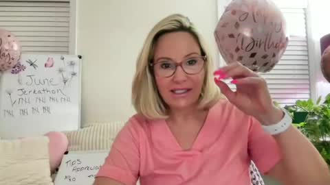 Snapshot of milf_goddess chatting on June 15, 3:42 am MIlf Goddess online show from June 15, 3:42 am