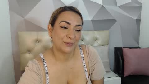 milf_hugeboobs online show from February 7, 10:52 am