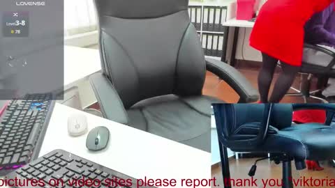 Snapshot of milf_viktoria chatting on September 9, 9:31 am Viktoria online show from September 9, 9:31 am
