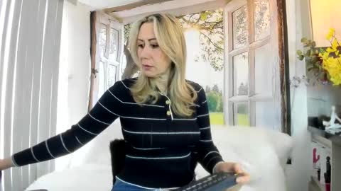 ASHLEY online show from April 6, 1:23 pm