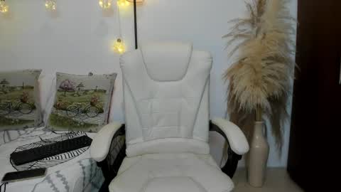 Nakary Bustamante online show from April 17, 9:40 pm